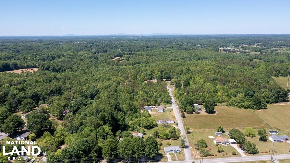 Thomas Mock rd in Davidson County, North Carolina (17 Photos