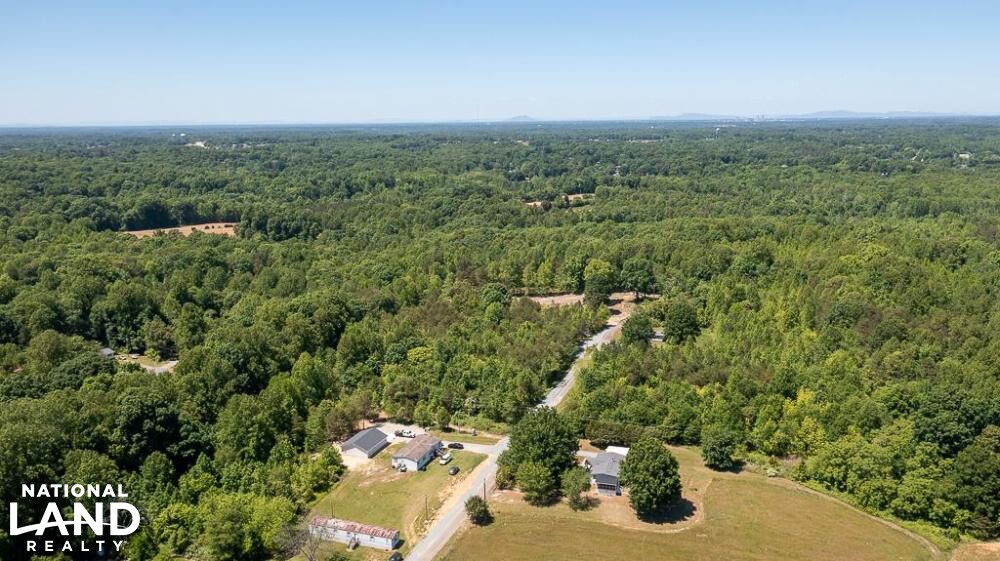 Thomas Mock rd in Davidson County, North Carolina (17 Photos