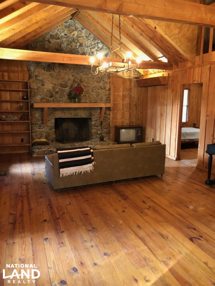 Secluded Cabin With Pond, Creek & Big Timber in Leake County