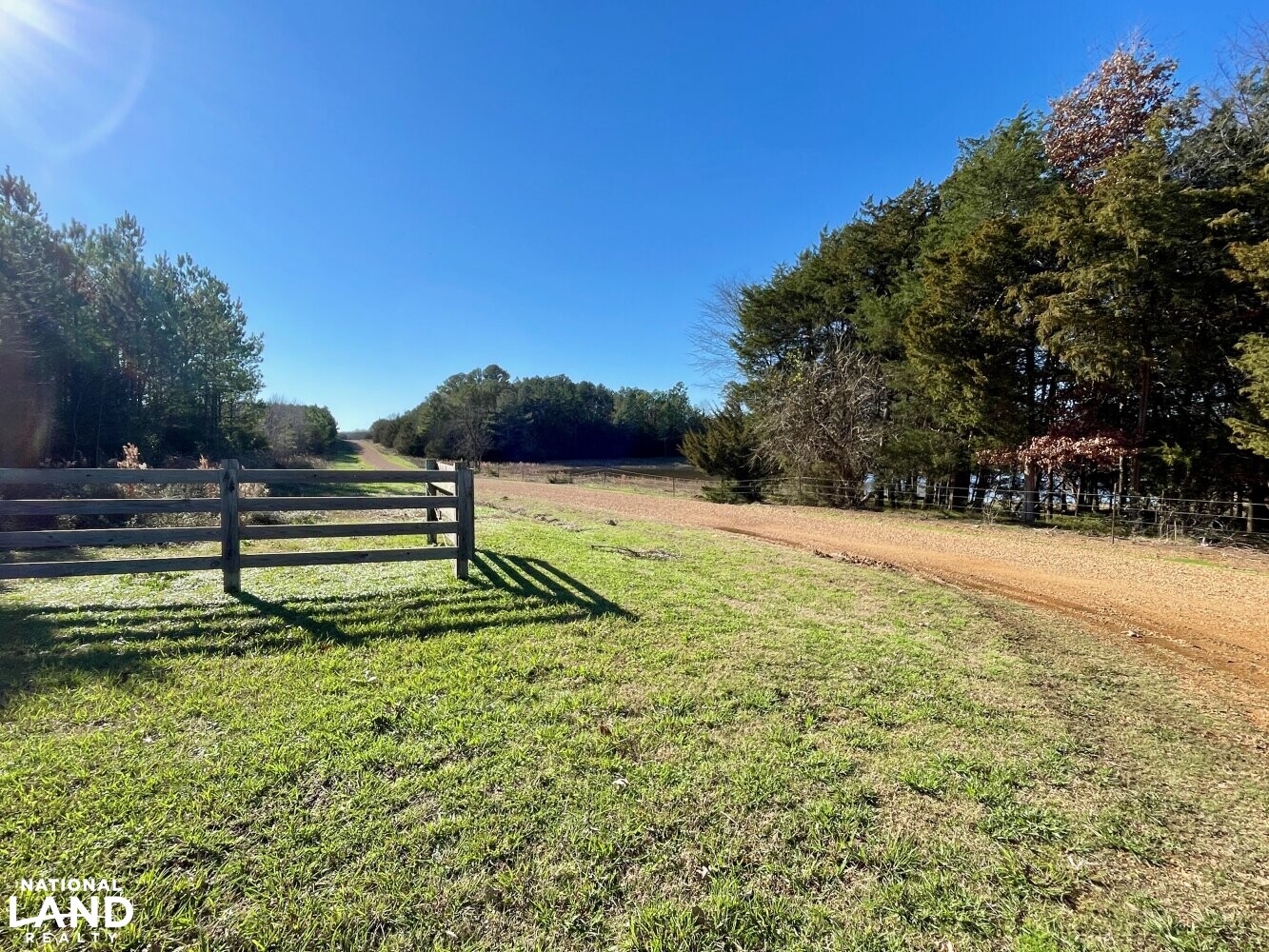 Four Roses Hunting, Fishing, and Recreational Farm & Lodge in Lowndes