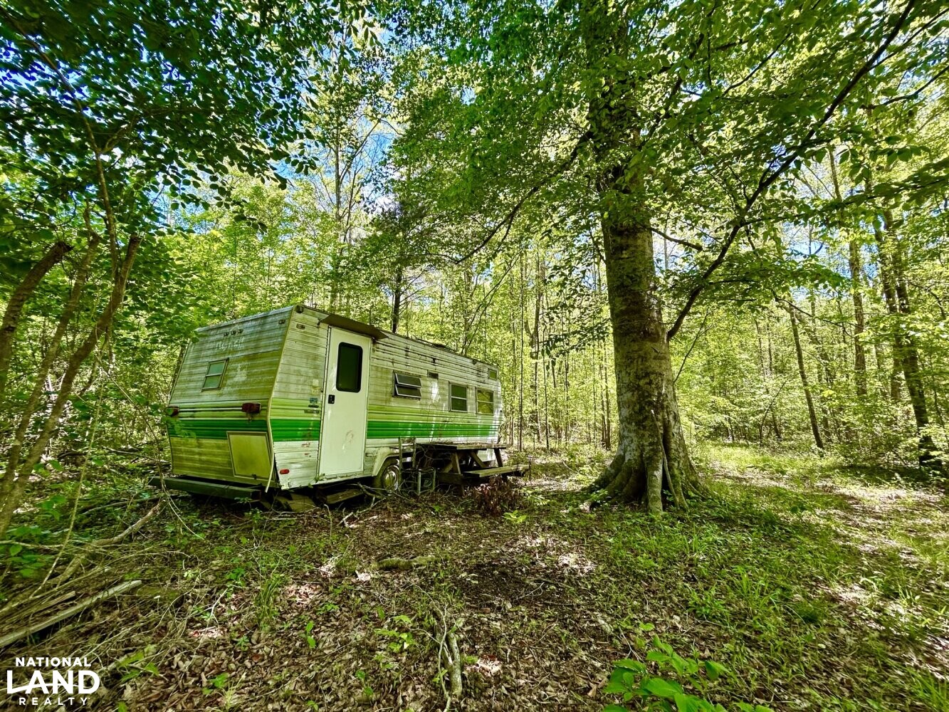Old Camper overlooking Potterchitto Creek (77 of 87)