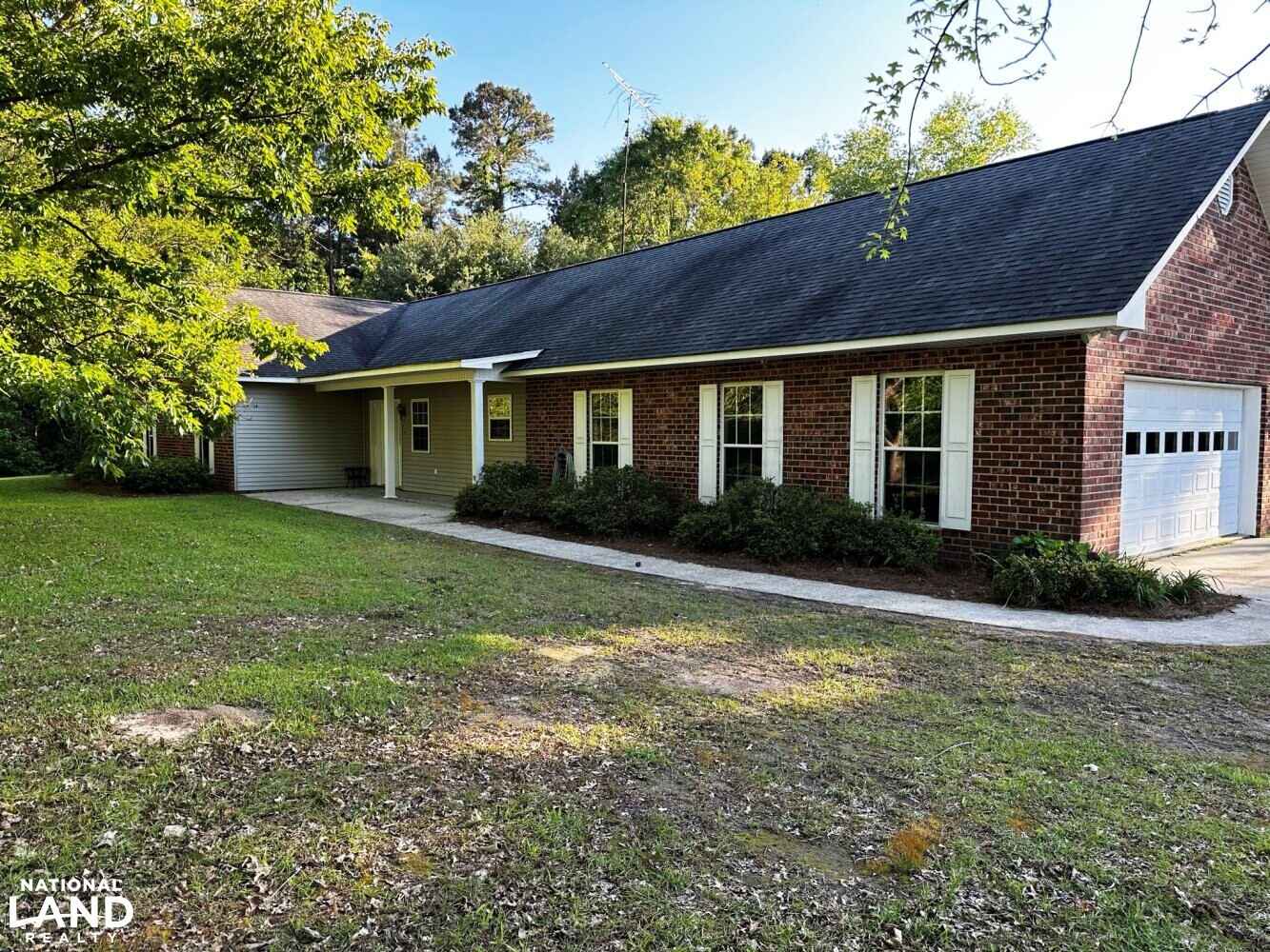 Baxterville Farm and Home in Lamar County, Mississippi (41 Photos