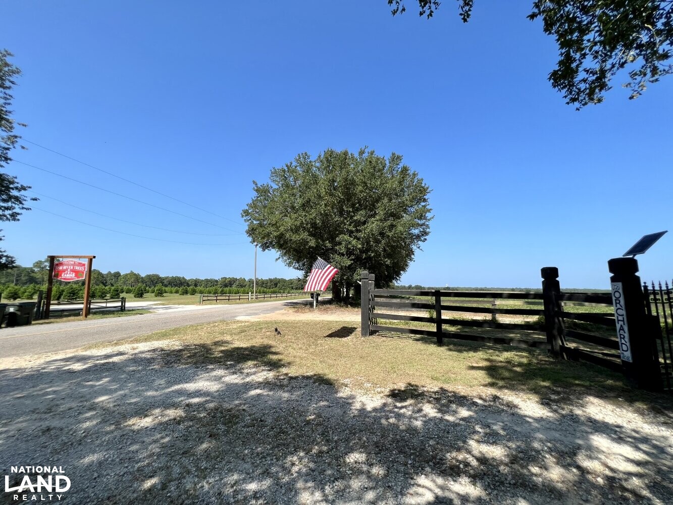 Woodhaven Dairy Road Home & Farm in Baldwin County, Alabama (98 Photos