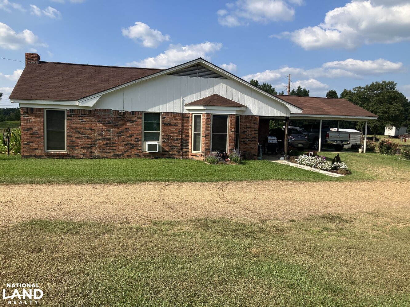 Mantee Home and Land Beauty in Webster County, Mississippi (25 Photos