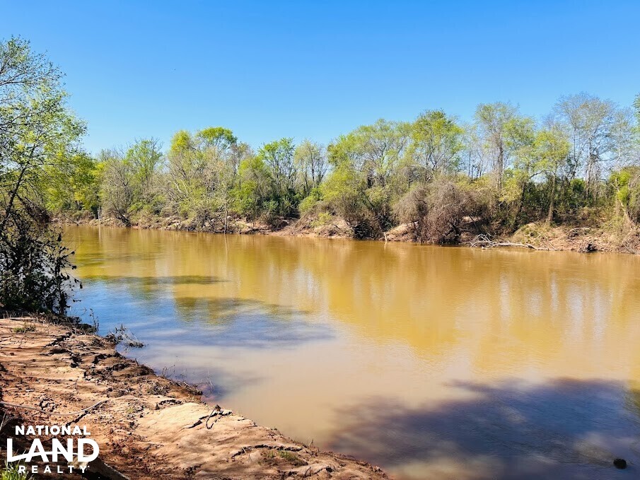 Cabin on the Flint River in Upson County, (59 Photos
