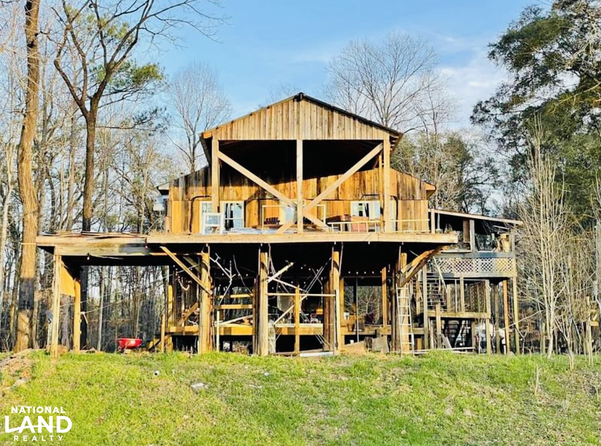 Cabin on the Flint River in Upson County, (59 Photos