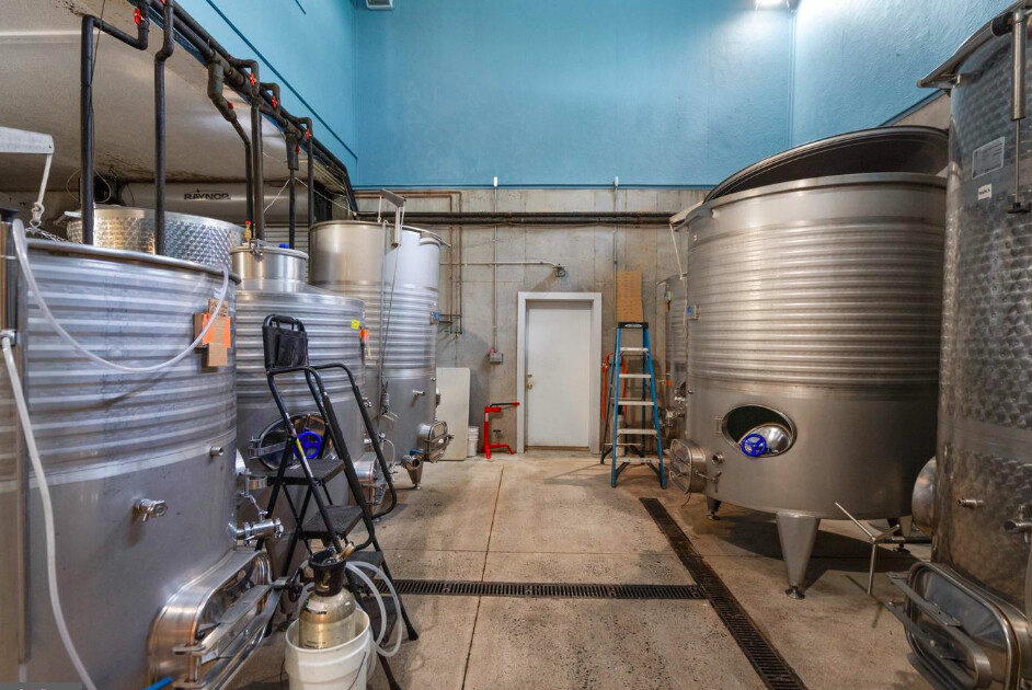 Established Winery And Estate in Rappahannock County, VA (11 of 27)
