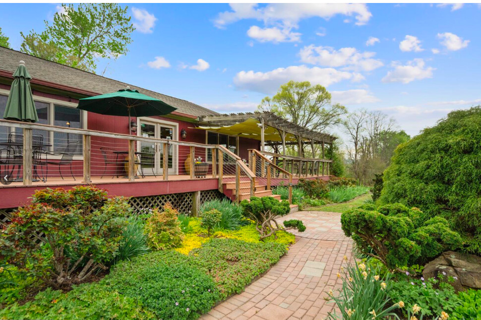 Established Winery And Estate in Rappahannock County, VA (12 of 27)