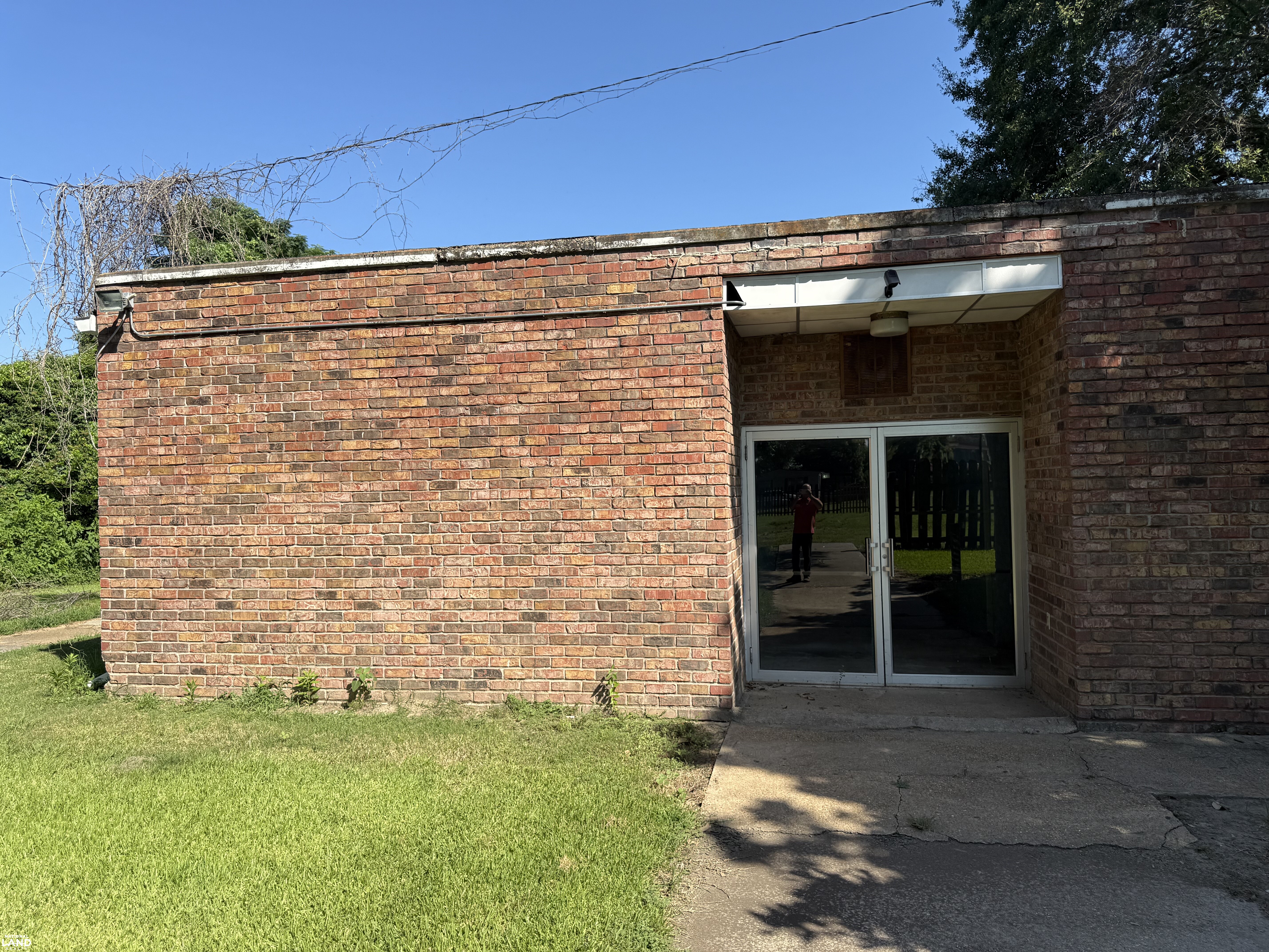 Rear entrance * (3 of 42)