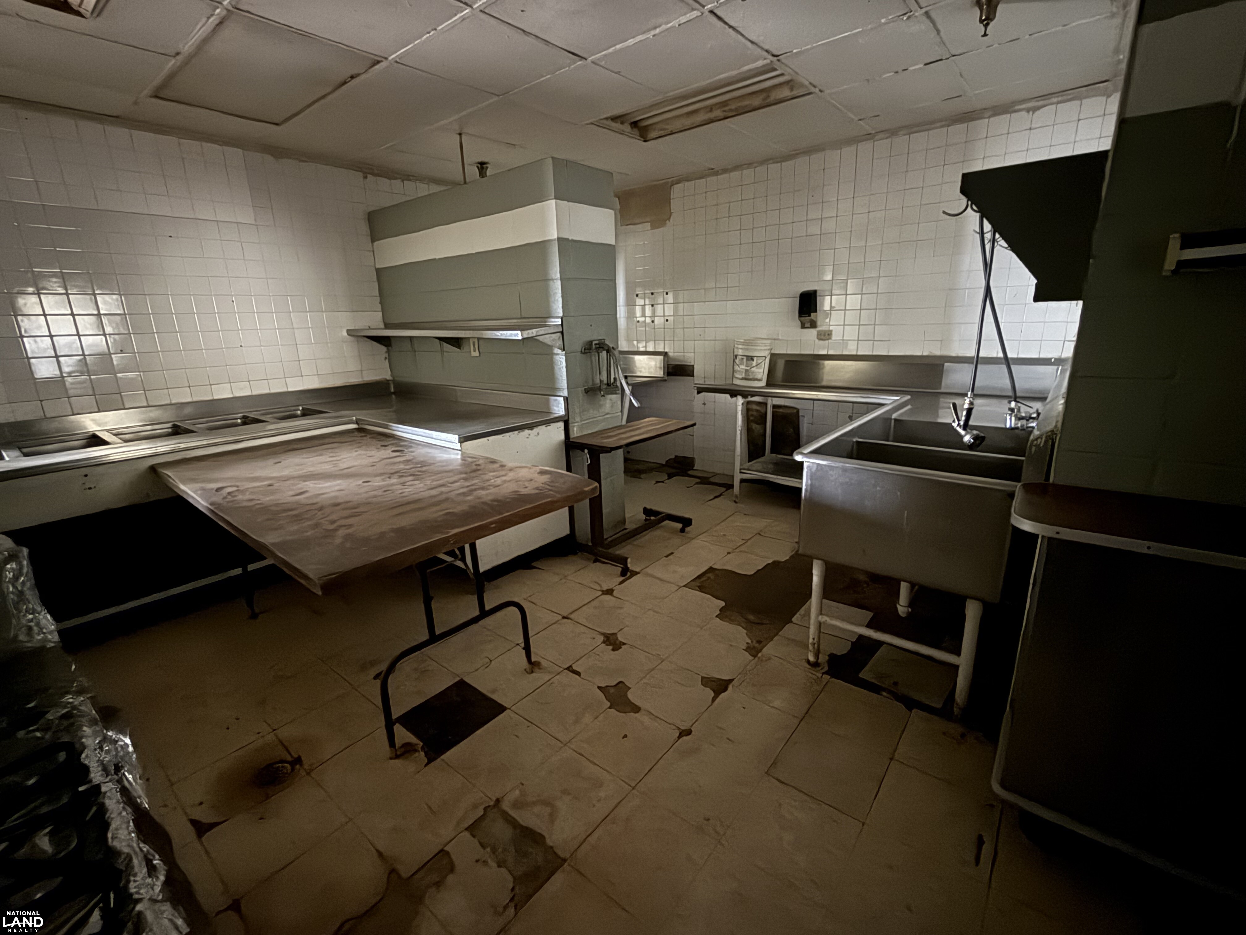 Food prep area (31 of 42)