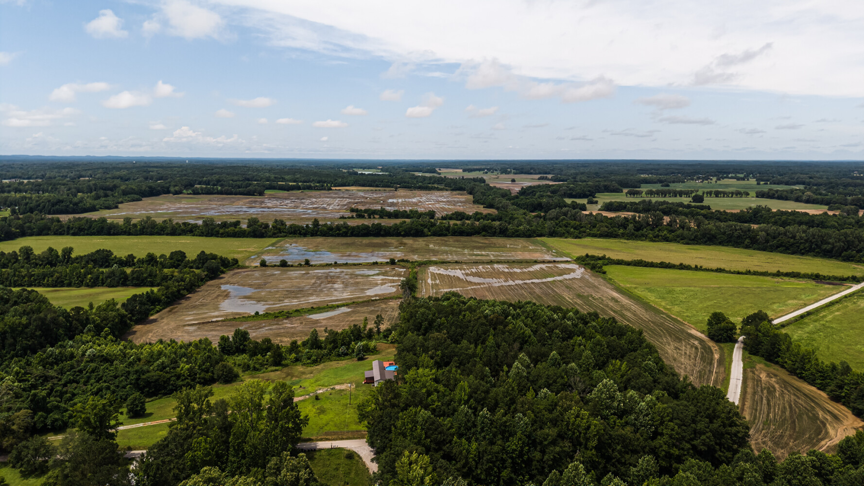 Baldwyn Home & 2+/- Acres in Lee County, MS (37 of 38)