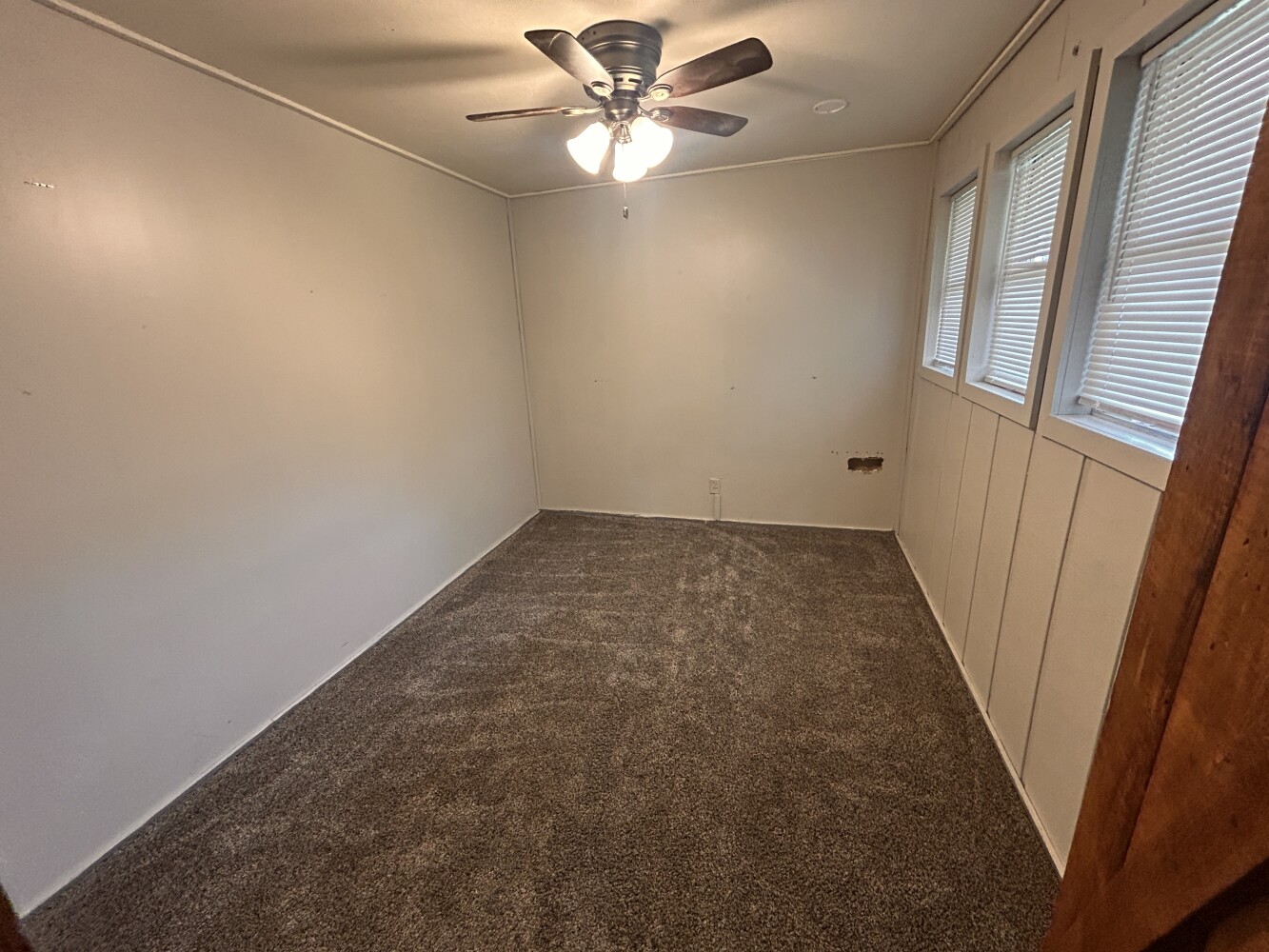 Photo 12 of 50 of home listing at 2311 W VAN DORN ST, Lincoln, NE 68522