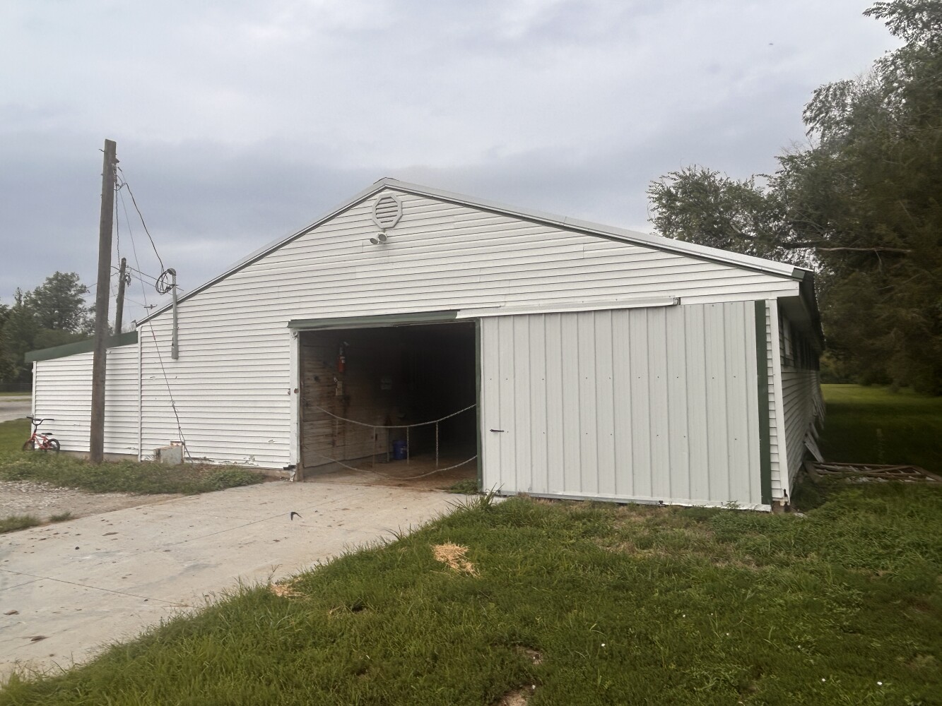 Photo 21 of 50 of home listing at 2311 W VAN DORN ST, Lincoln, NE 68522