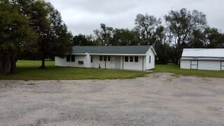 Photo 9 of 50 of home listing at 2311 W VAN DORN ST, Lincoln, NE 68522